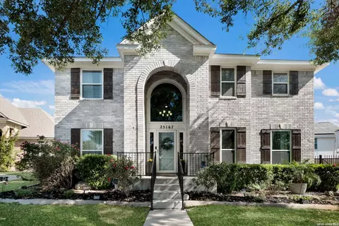 25167 Flying Arrow, San Antonio, TX 78258