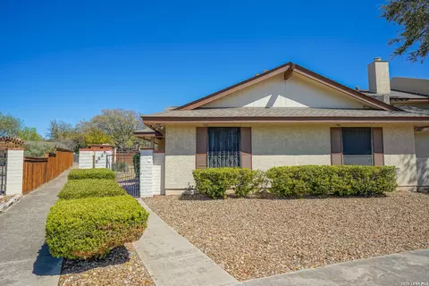 5835 Royal Clb, San Antonio, TX 78239
