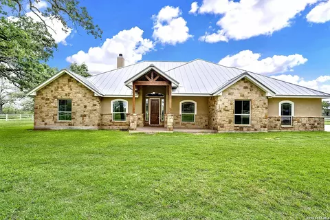 1224 Fm 3432, La Vernia, TX 78121