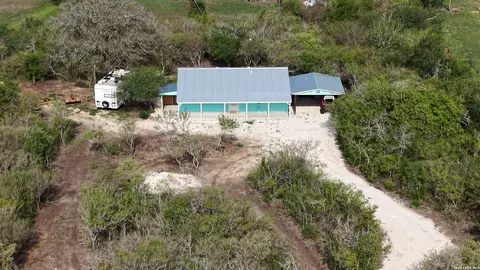 View/Area - 153 Pvt 4022, Beeville, TX 78102 photo 1 of 3