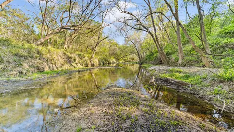 2427 S Fm 234, Edna, TX 77957