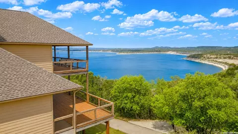 322 Kings Crown, Canyon Lake, TX 78133