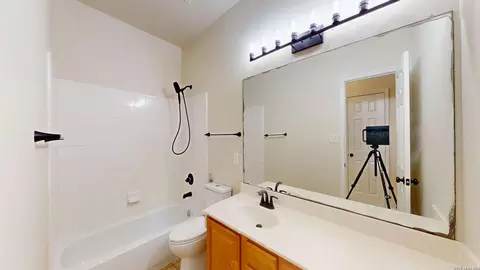 Bath - 101 Springtree Clf, Cibolo, TX 78108 photo 1 of 3