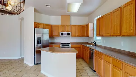 Kitchen - 101 Springtree Clf, Cibolo, TX 78108 photo 2 of 5