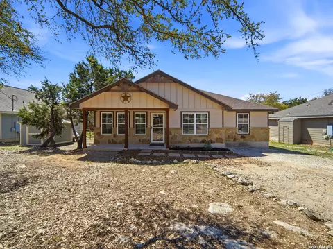 1530 Bob White Dr, Spring Branch, TX 78070