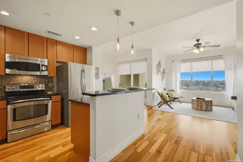 215 N N Ctr #804, San Antonio, TX 78202