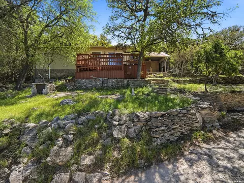 846 Private Road 260 W, Mico, TX 78056