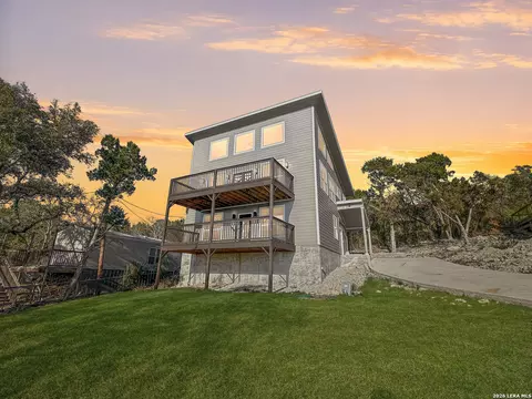 2292 Waterfront Park, Canyon Lake, TX 78133