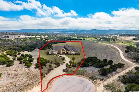 144 Tablerock Rdg, Center Point, TX 78010