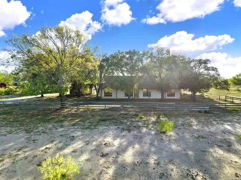 Exterior - 386 County Road 763, Devine, TX 78016 photo 1 of 8