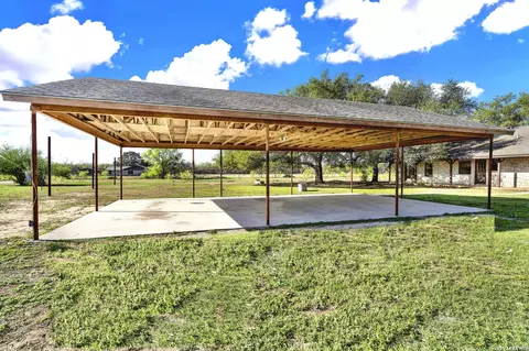 Exterior - 386 County Road 763, Devine, TX 78016 photo 7 of 8