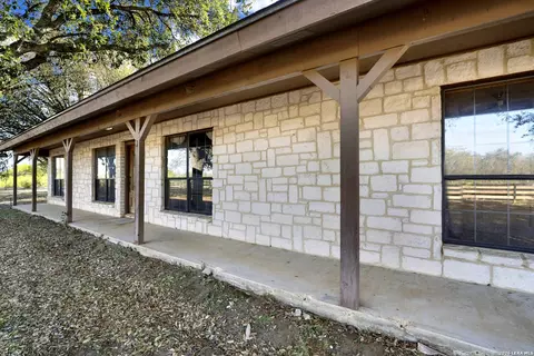 Exterior - 386 County Road 763, Devine, TX 78016 photo 4 of 8