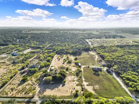 View/Area - 386 County Road 763, Devine, TX 78016 photo 4 of 5