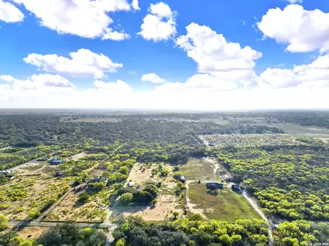 View/Area - 386 County Road 763, Devine, TX 78016 photo 5 of 5