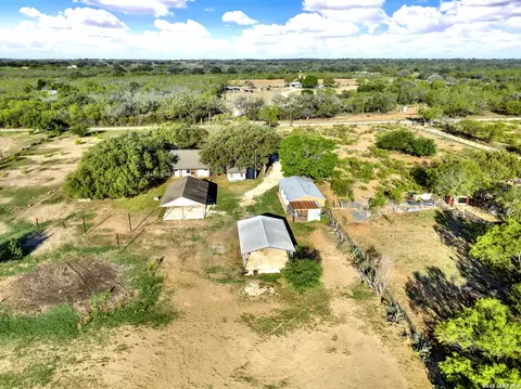 View/Area - 386 County Road 763, Devine, TX 78016 photo 2 of 5