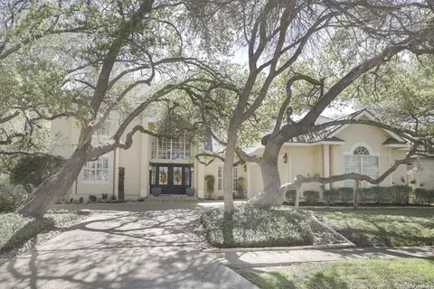 2230 Blackoak Bnd, San Antonio, TX 78248