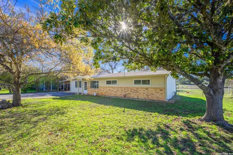 4317 State Hwy 173, Bandera, TX 78003