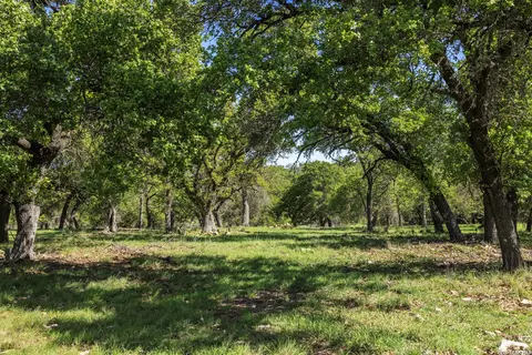 283 Dally Rd, Fredericksburg, TX 78624