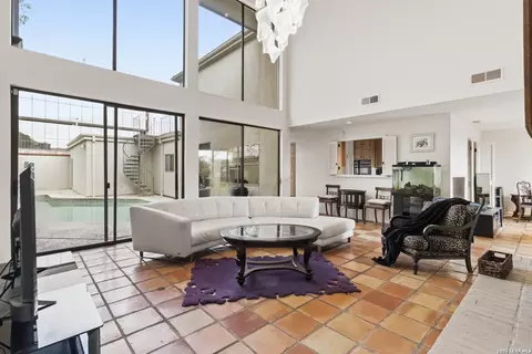 7609 N Songbird, San Antonio, TX 78229