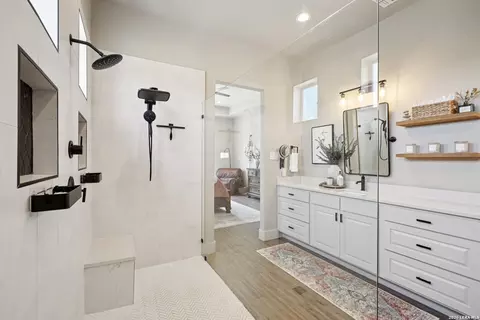 Bath - 234 Sabella, Spring Branch, TX 78070 photo 4 of 6