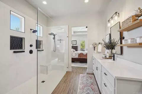 Bath - 234 Sabella, Spring Branch, TX 78070 photo 3 of 6