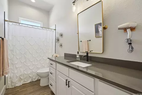 Bath - 234 Sabella, Spring Branch, TX 78070 photo 5 of 6