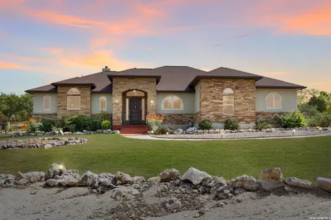 1208 Decanter Dr, New Braunfels, TX 78132