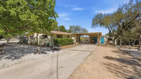 1268 Lakeside Dr W, Canyon Lake, TX 78133
