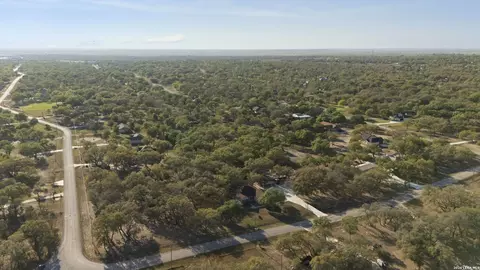 141 County Road 6869, Natalia, TX 78059