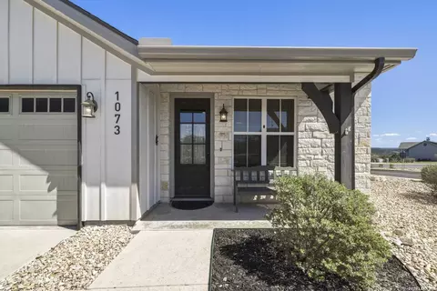 1073 Roanoke, Kerrville, TX 78028