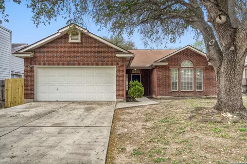 6374 Parkland Oaks Dr, San Antonio, TX 78240