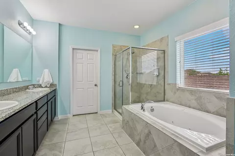 Bath - 8720 Stackstone, Schertz, TX 78154 photo 3 of 6
