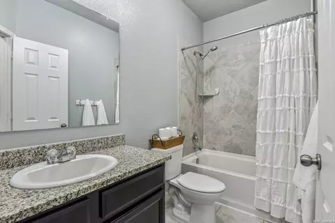 Bath - 8720 Stackstone, Schertz, TX 78154 photo 4 of 6
