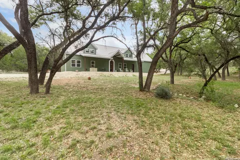 792 Alamo Bch, Pipe Creek, TX 78063