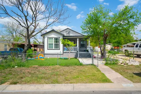 5209 Irola Dr, Schertz, TX 78154