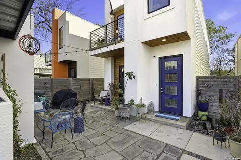 130 Clay, San Antonio, TX 78204