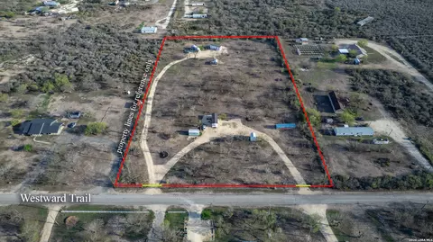 1509 Westward Trl, Uvalde, TX 78801