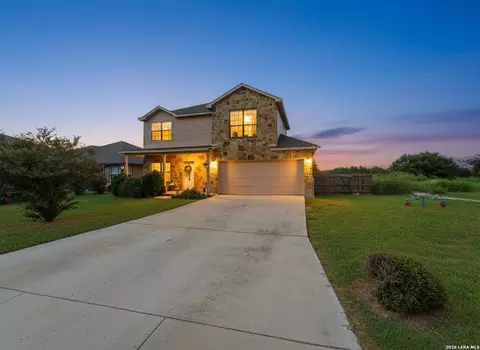 524 Indian Xing, Jourdanton, TX 78026