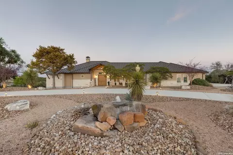 166 Paramount, Kerrville, TX 78028