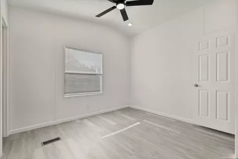 5111 Savannah Woods, Von Ormy, TX 78073 photo 17