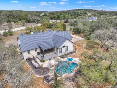 337 Lone Creek Cir, New Braunfels, TX 78132