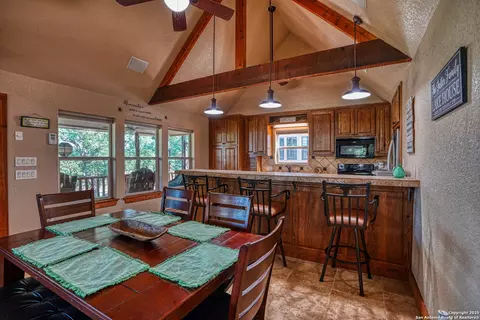 914 Pebble Beach Dr NW, Lakehills, TX 78063
