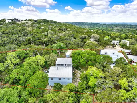137 Hilltop Loop E, Lakehills, TX 78063