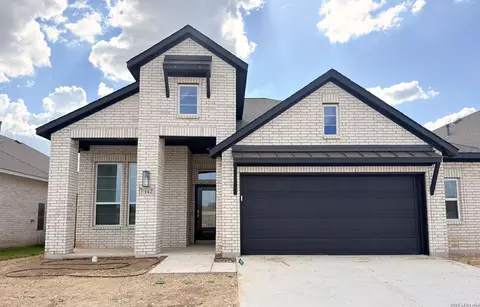 142 Stream St, Seguin, TX 78155