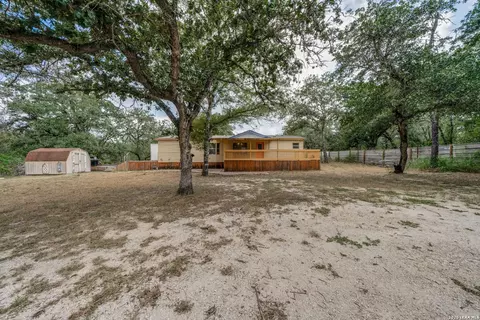 318 Hickory Run, La Vernia, TX 78121