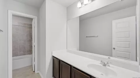 Entry Way - 5502 Daniel Way, Saint Hedwig, TX 78152 photo 4 of 4
