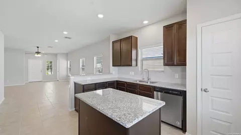 Kitchen - 5502 Daniel Way, Saint Hedwig, TX 78152 photo 7 of 7