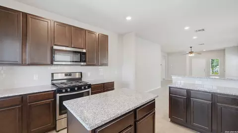 Kitchen - 5502 Daniel Way, Saint Hedwig, TX 78152 photo 6 of 7