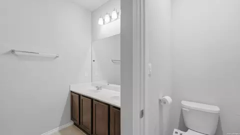 Entry Way - 5502 Daniel Way, Saint Hedwig, TX 78152 photo 2 of 4