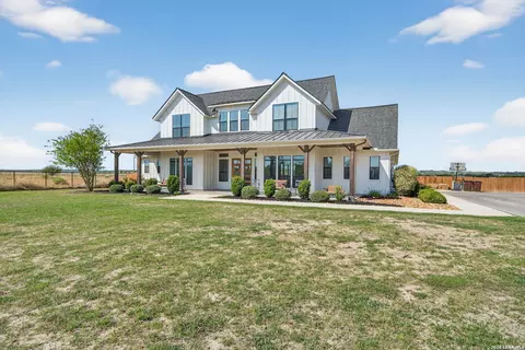 2493 County Road 4713, Lacoste, TX 78039